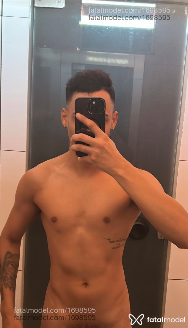 Acompanhante homem morena (o) de olhos castanhos em Montes Claros Acompanhante homem morena (o) de olhos castanhos em Montes Claros - Guilherme
