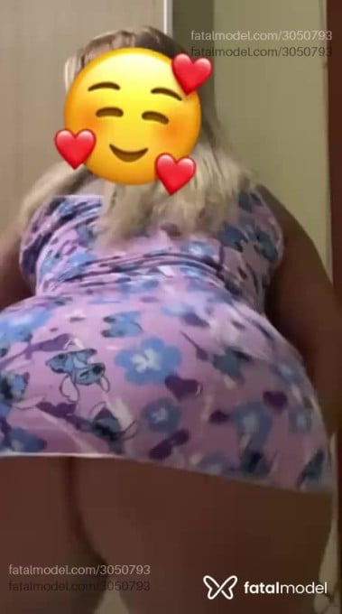 Acompanhante mulher loira (o) de olhos castanhos em Macaé - Larissa