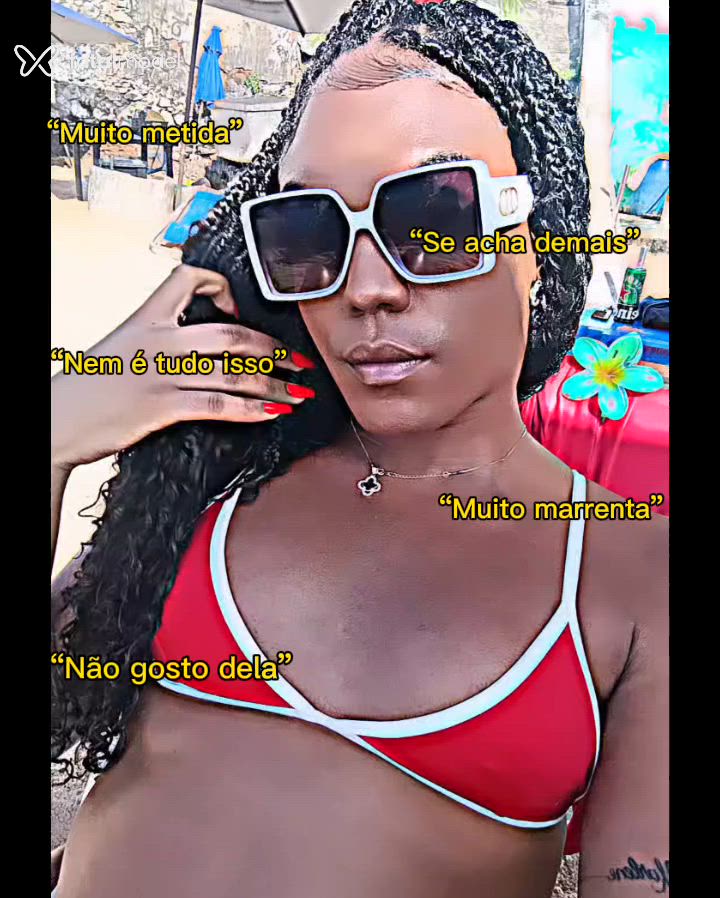 Acompanhante mulher trans com cabelo colorido de olhos castanhos em Salvador Acompanhante mulher trans com cabelo colorido de olhos castanhos em Salvador - Cupim