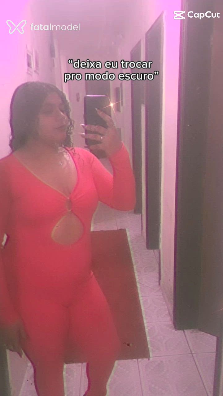 Acompanhante mulher com cabelo castanho de olhos castanhos - Ariel Acompanhante mulher com cabelo castanho de olhos castanhos - Ariel