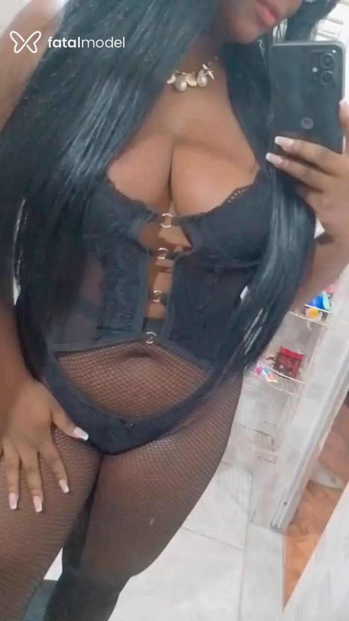 Acompanhante mulher morena (o) de olhos pretos em Rio de Janeiro Acompanhante mulher morena (o) de olhos pretos em Rio de Janeiro - Thalita