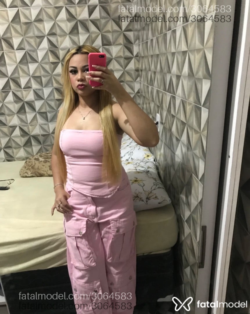 Acompanhante mulher loira (o) de olhos castanhos em Osasco Acompanhante mulher loira (o) de olhos castanhos em Osasco - Carolina