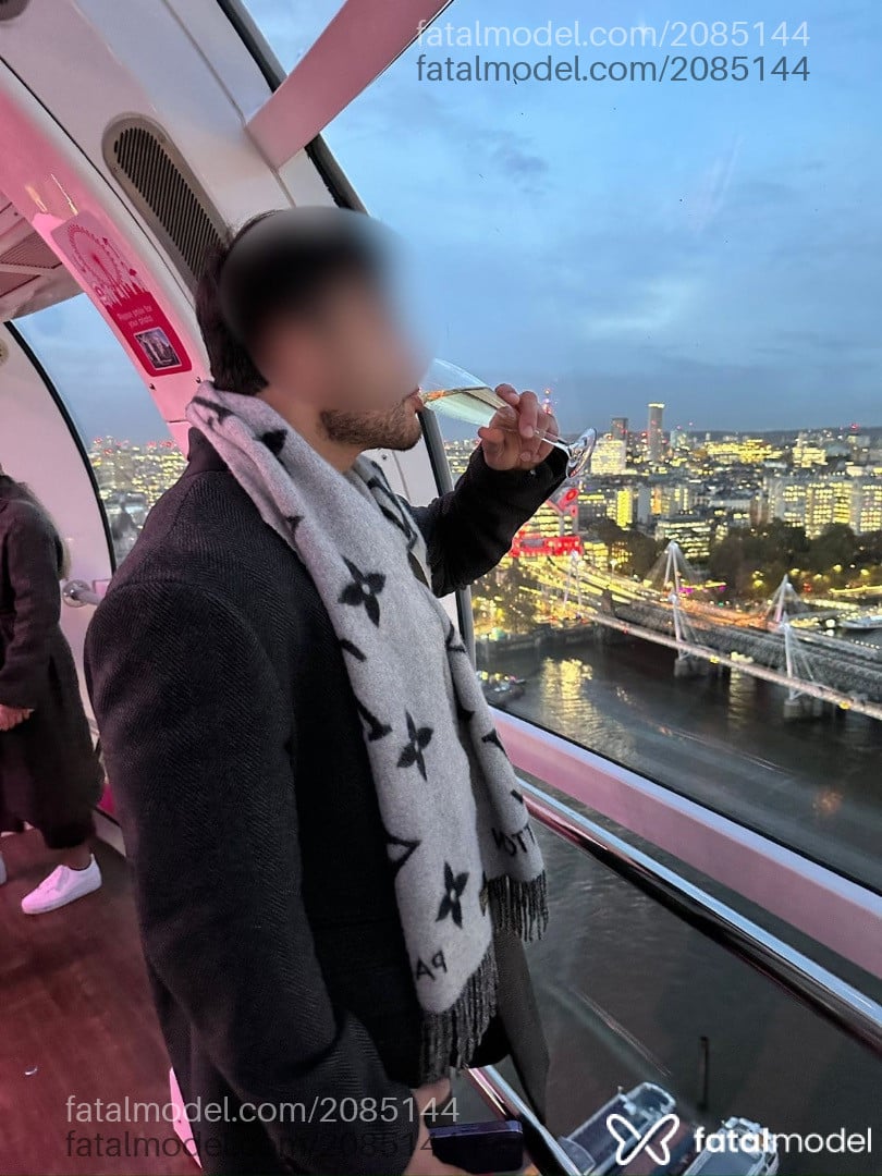 Acompanhante homem morena (o) de olhos pretos em São Paulo Acompanhante homem morena (o) de olhos pretos em São Paulo - Rick