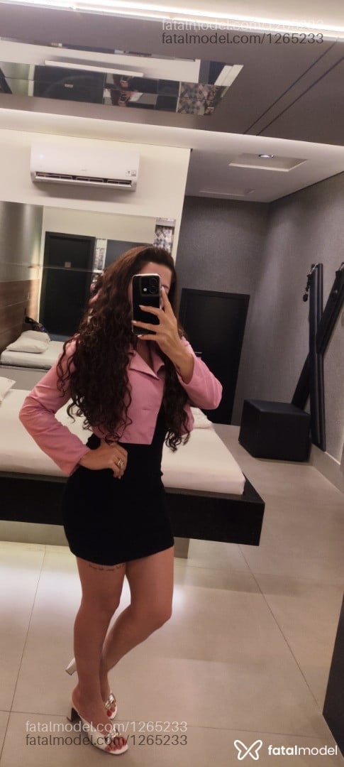 Acompanhante mulher com cabelo castanho de olhos castanhos em Alta Floresta - Carol