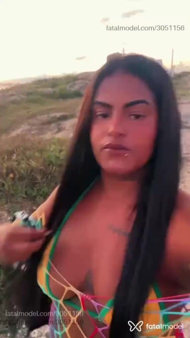 Acompanhante mulher morena (o) de olhos pretos - Bruna Alves