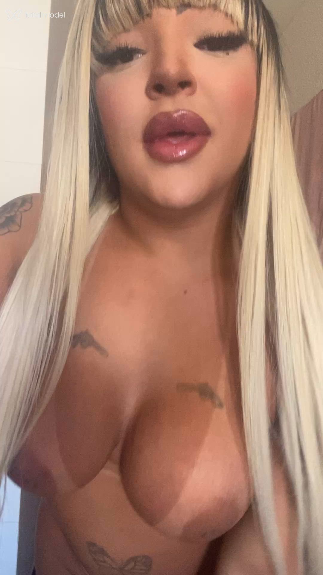 Acompanhante mulher trans loira (o) de olhos castanhos em Brasília Acompanhante mulher trans loira (o) de olhos castanhos em Brasília - Rayane Jesus