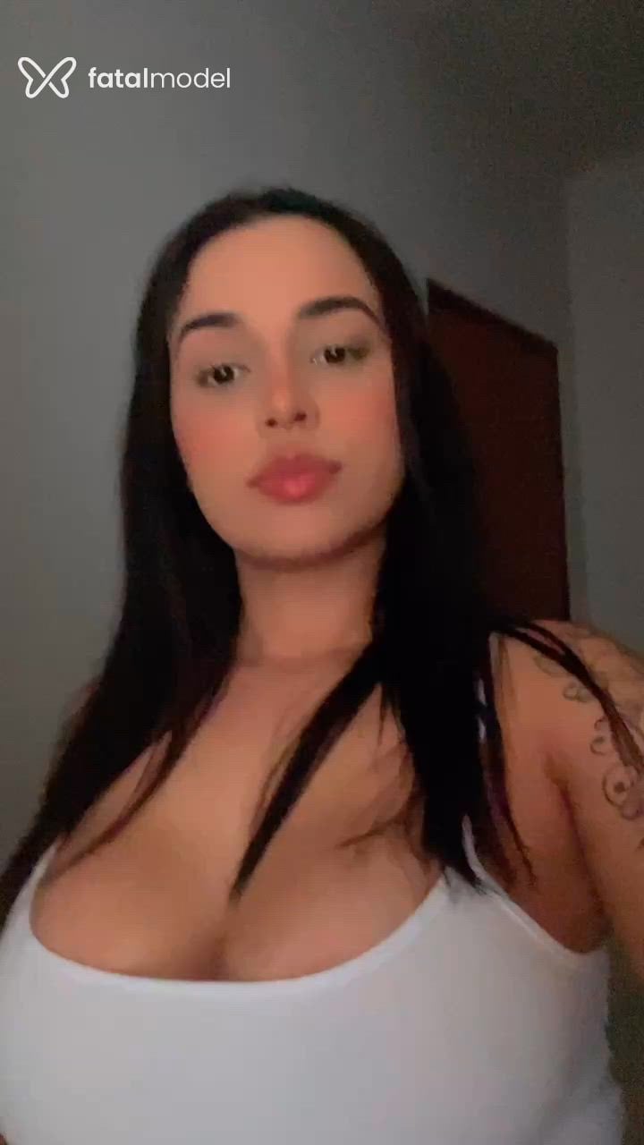 Acompanhante mulher morena (o) de olhos pretos - Isabella Moraes Acompanhante mulher morena (o) de olhos pretos - Isabella Moraes