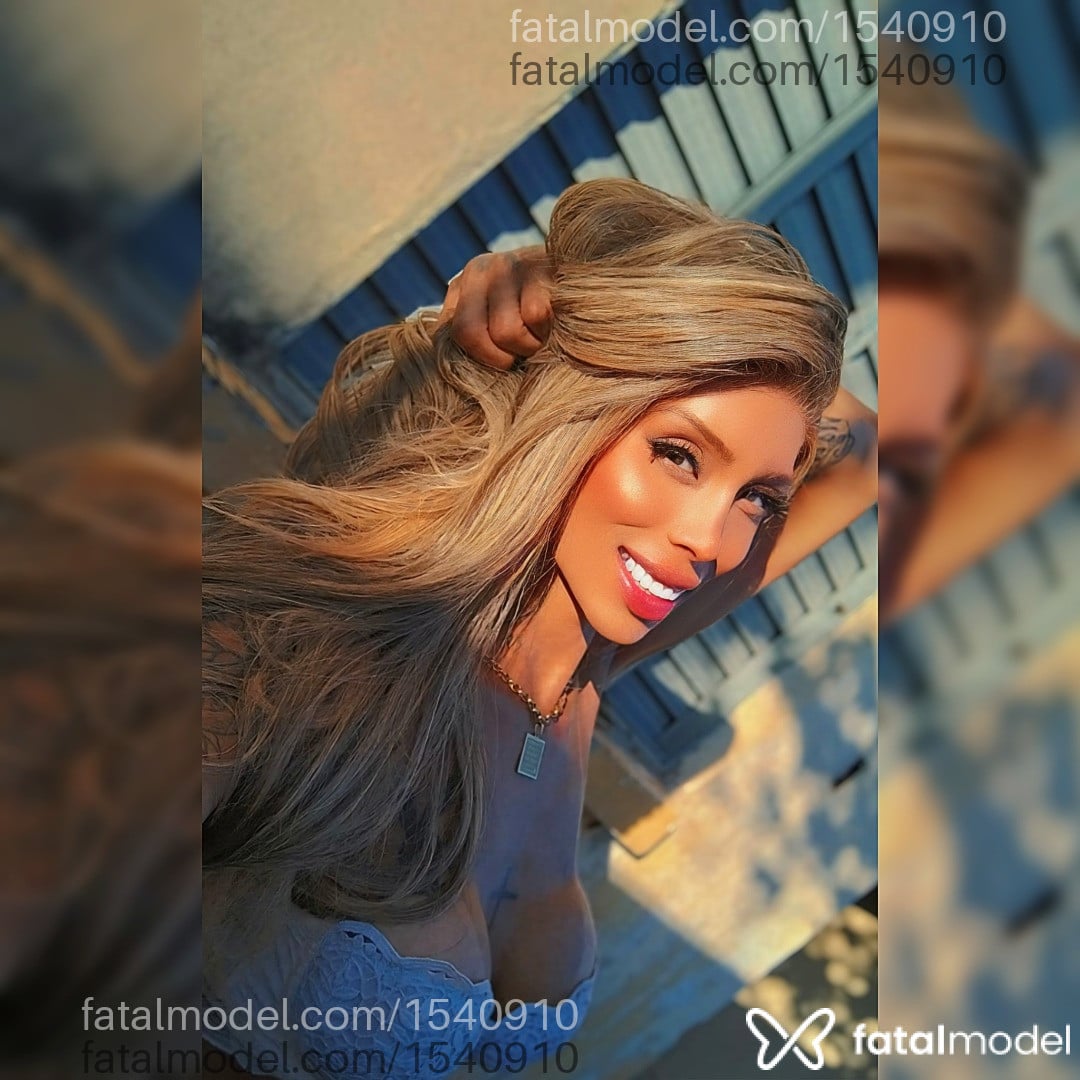 Acompanhante mulher trans morena (o) de olhos castanhos - Gracyanne