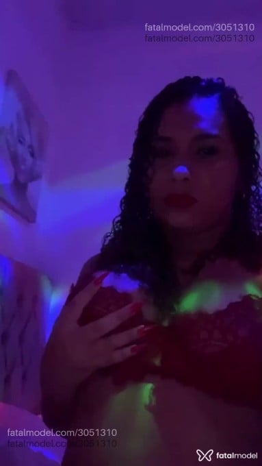 Acompanhante mulher morena (o) de olhos castanhos em São Mateus - Mirella Bianchi