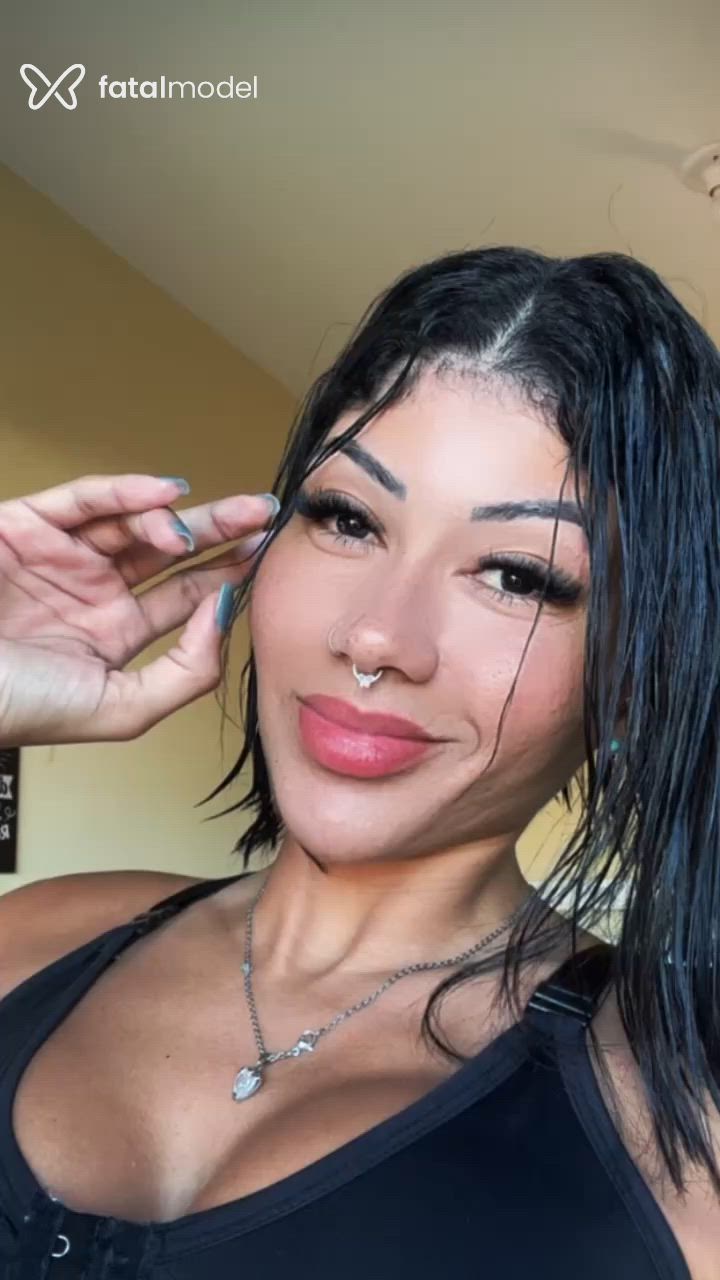 Acompanhante mulher morena (o) de olhos castanhos - Júlia Sale Acompanhante mulher morena (o) de olhos castanhos - Júlia Sale