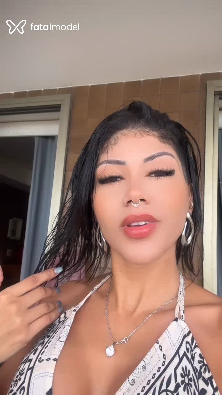Acompanhante mulher morena (o) de olhos castanhos - Júlia Sale Acompanhante mulher morena (o) de olhos castanhos - Júlia Sale