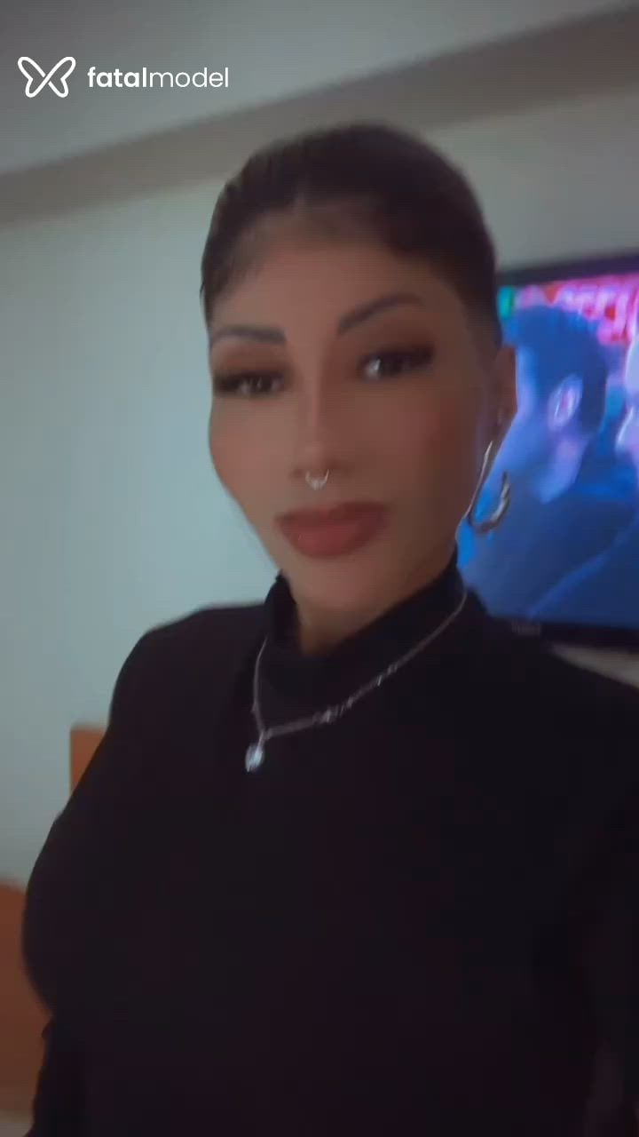 Acompanhante mulher morena (o) de olhos castanhos - Júlia Sale Acompanhante mulher morena (o) de olhos castanhos - Júlia Sale