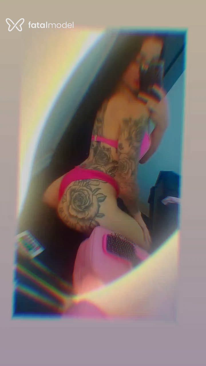 Acompanhante mulher morena (o) de olhos verdes - Larissa Salles