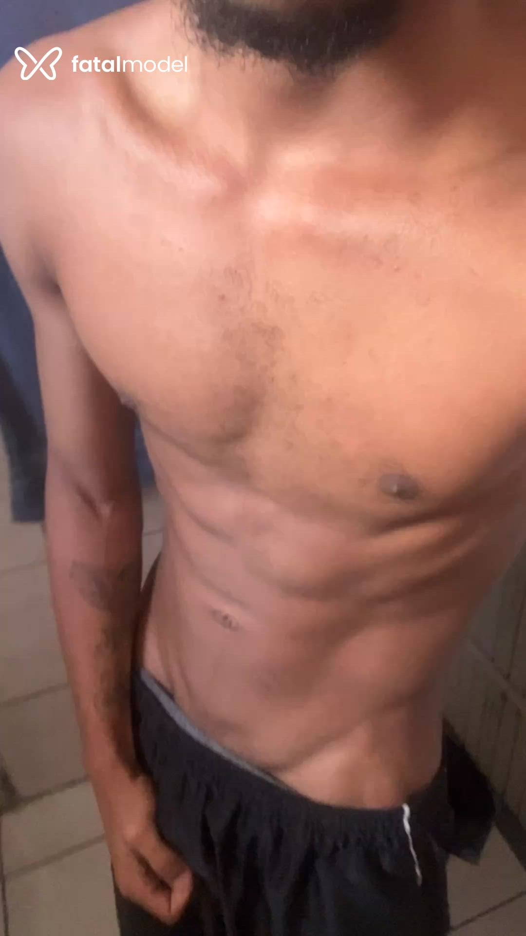 Acompanhante homem morena (o) de olhos pretos em São Paulo - Alves