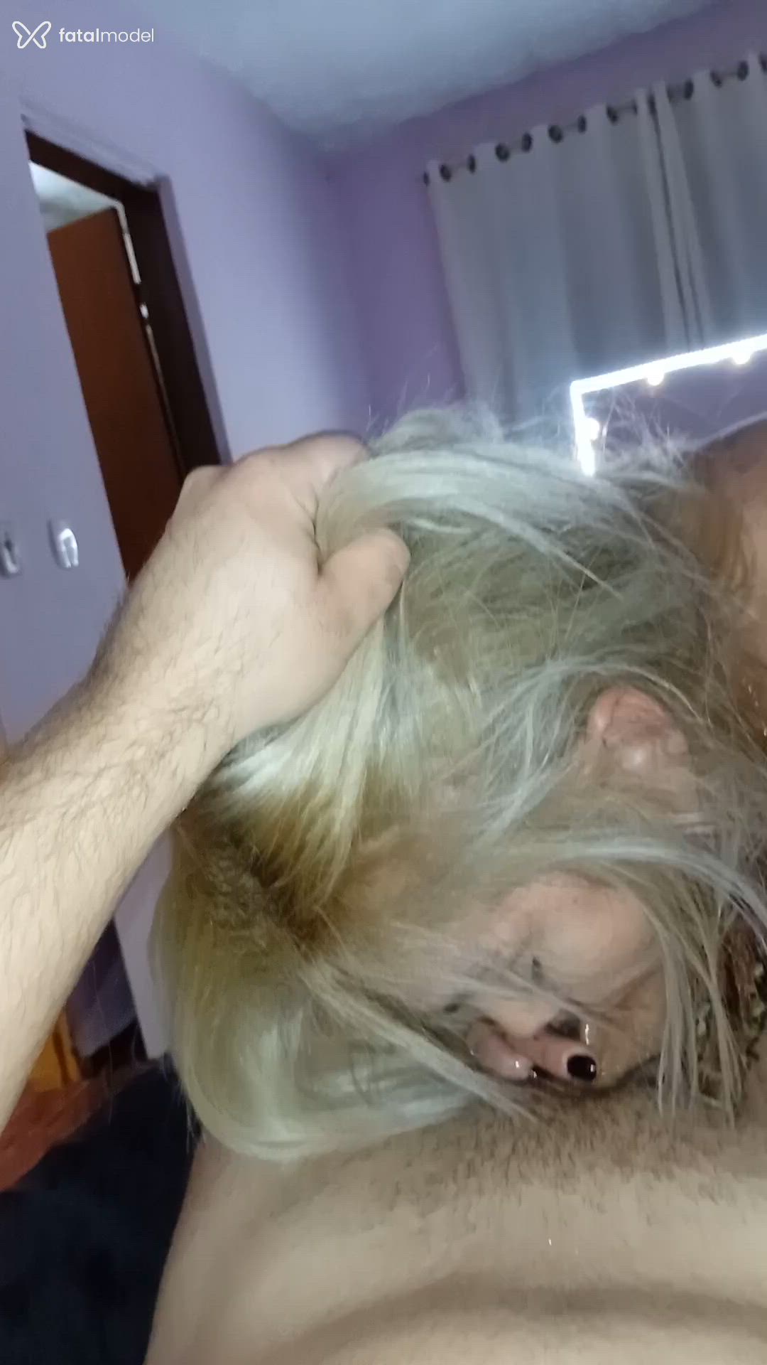 Acompanhante mulher loira (o) de olhos castanhos em São Paulo Acompanhante mulher loira (o) de olhos castanhos em São Paulo - Maryanne