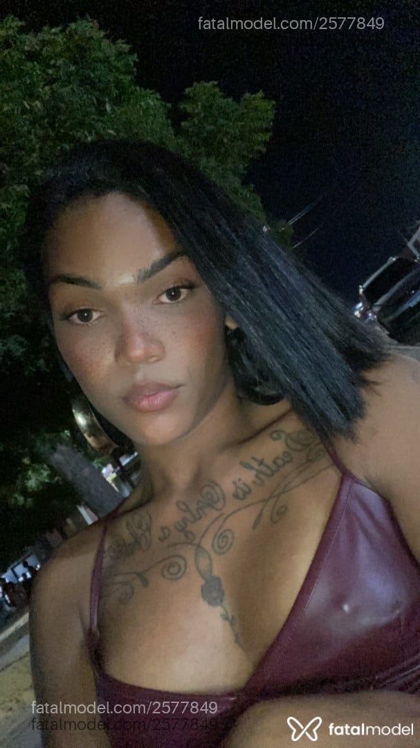 Acompanhante mulher trans com cabelo castanho de olhos castanhos em Petrolina Acompanhante mulher trans com cabelo castanho de olhos castanhos em Petrolina - Vivih Mendes