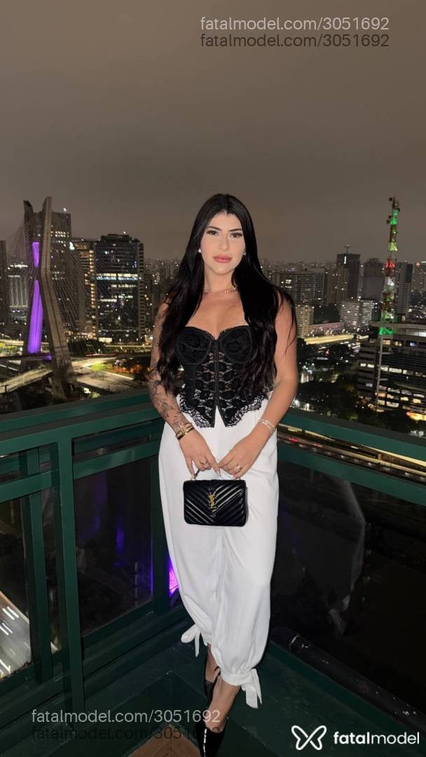 Acompanhante mulher morena (o) de olhos castanhos - Bianca Alves