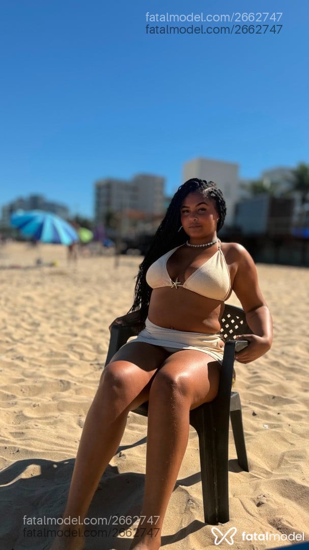 Acompanhante mulher morena (o) de olhos pretos em Macaé - Julia