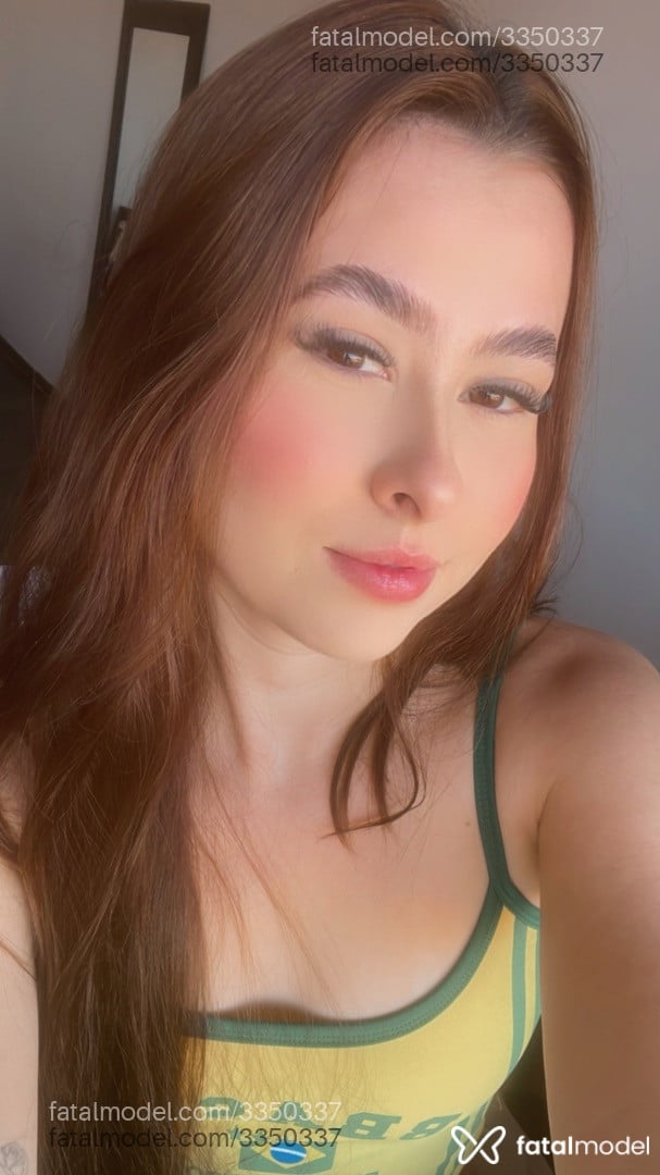 Acompanhante mulher com cabelo castanho de olhos castanhos - Vitória Oliveira Acompanhante mulher com cabelo castanho de olhos castanhos - Vitória Oliveira