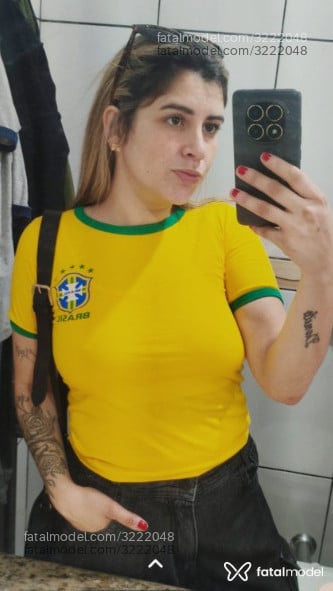 Acompanhante mulher loira (o) de olhos castanhos - Vitória Acompanhante mulher loira (o) de olhos castanhos - Vitória