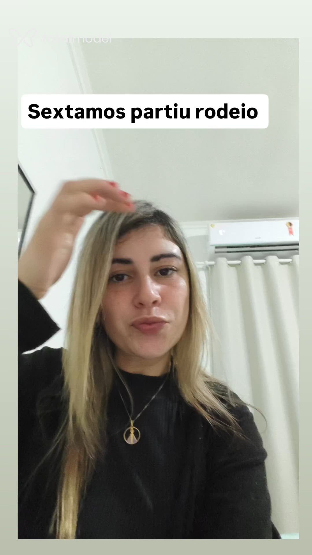 Acompanhante mulher loira (o) de olhos castanhos - Vitória Acompanhante mulher loira (o) de olhos castanhos - Vitória