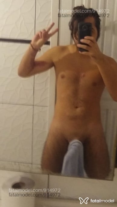 Acompanhante homem morena (o) de olhos castanhos em Matinhos Acompanhante homem morena (o) de olhos castanhos em Matinhos - Lucas