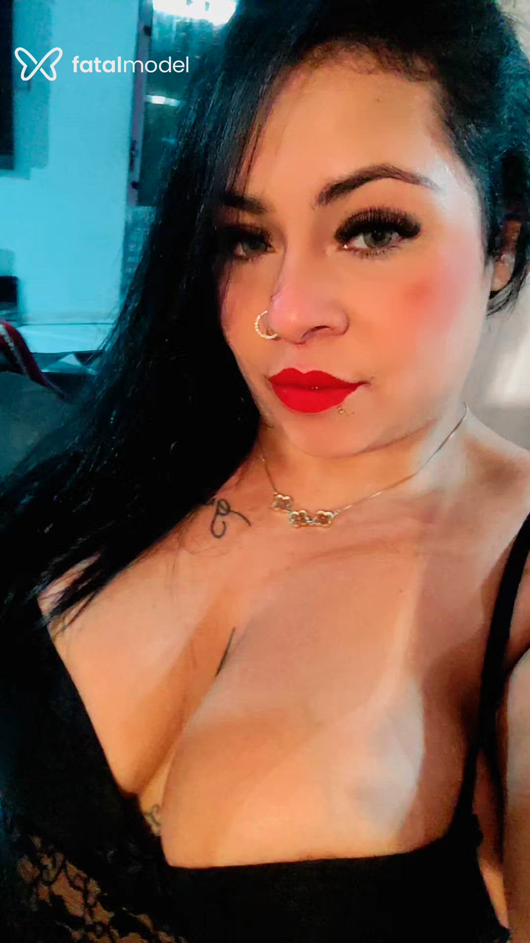 Acompanhante mulher morena (o) de olhos cinza em Osasco Acompanhante mulher morena (o) de olhos cinza em Osasco - Lorena