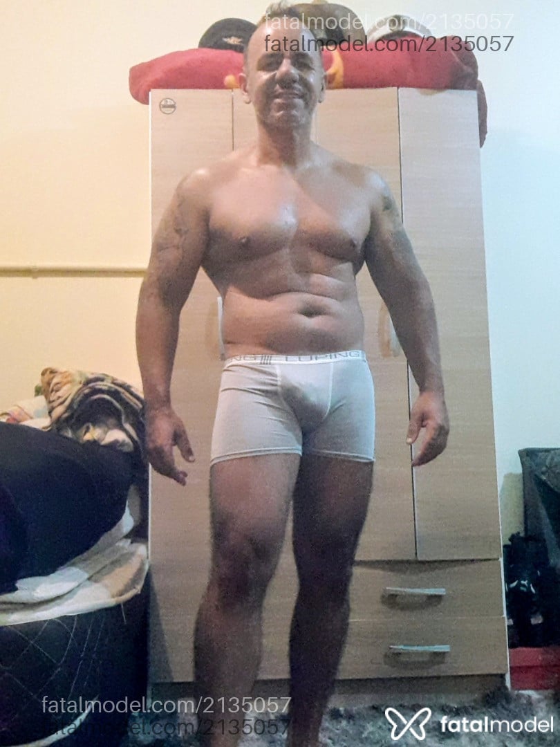 Acompanhante homem morena (o) de olhos pretos em Novo Hamburgo Acompanhante homem morena (o) de olhos pretos em Novo Hamburgo - Ruangogoboy