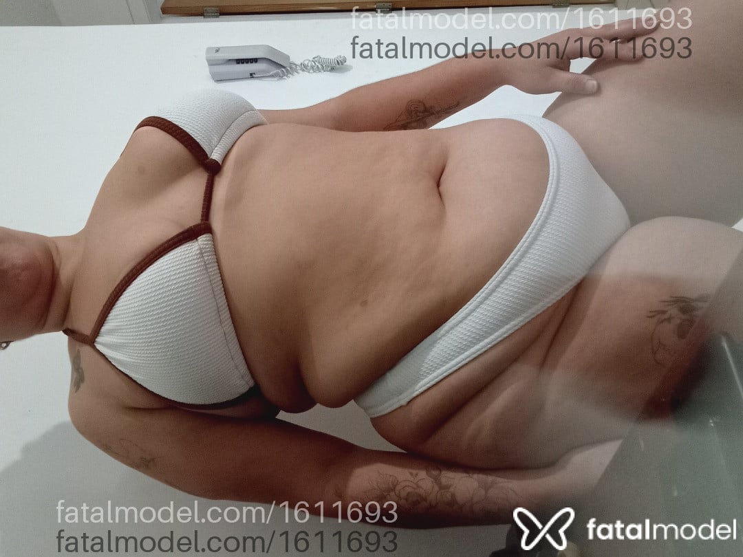 Acompanhante mulher com cabelo castanho de olhos castanhos - Branca Oliver