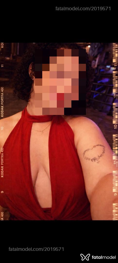 Acompanhante mulher com cabelo castanho de olhos castanhos - Luana Acompanhante mulher com cabelo castanho de olhos castanhos - Luana