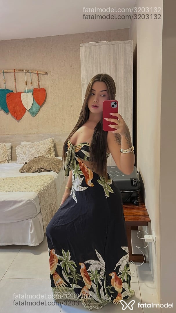 Acompanhante mulher com cabelo castanho de olhos castanhos - Evelyn