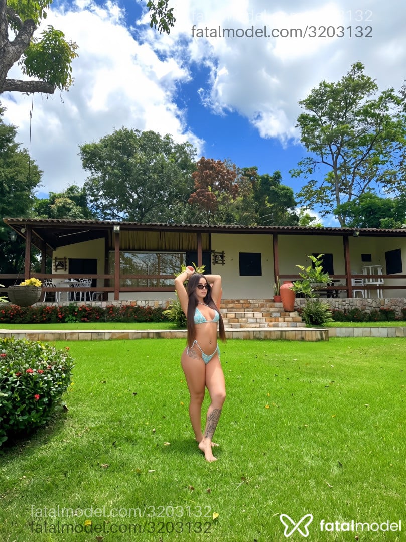 Acompanhante mulher com cabelo castanho de olhos castanhos - Evelyn