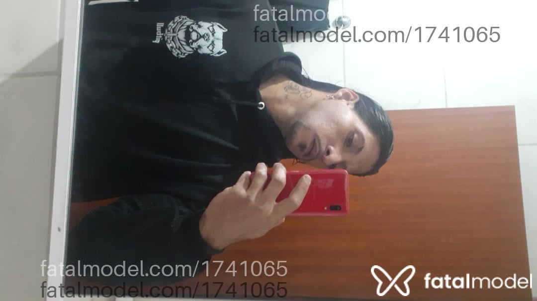 Acompanhante homem morena (o) de olhos castanhos em Brusque Acompanhante homem morena (o) de olhos castanhos em Brusque - Kastiell