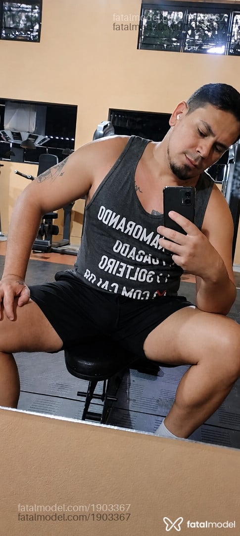 Acompanhante homem com cabelo castanho de olhos mel em Goiânia Acompanhante homem com cabelo castanho de olhos mel em Goiânia - Carlos Eduardo