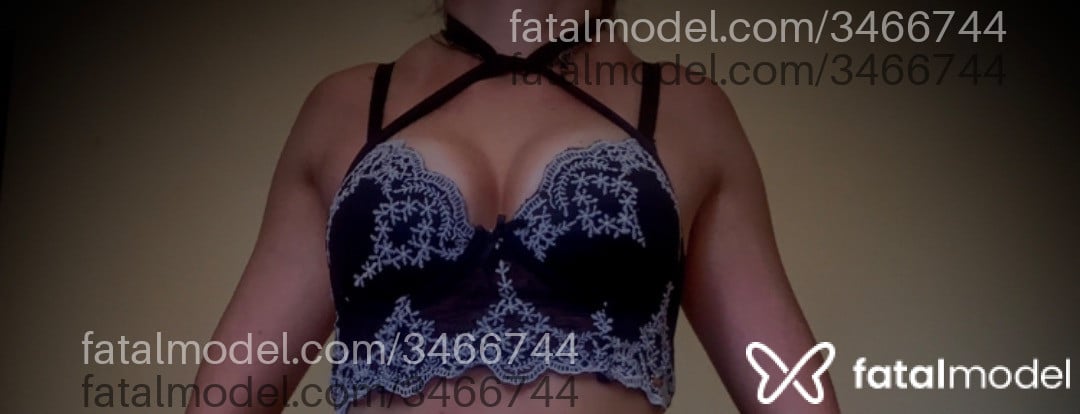 Acompanhante mulher morena (o) de olhos castanhos em Florianópolis Acompanhante mulher morena (o) de olhos castanhos em Florianópolis - Clara