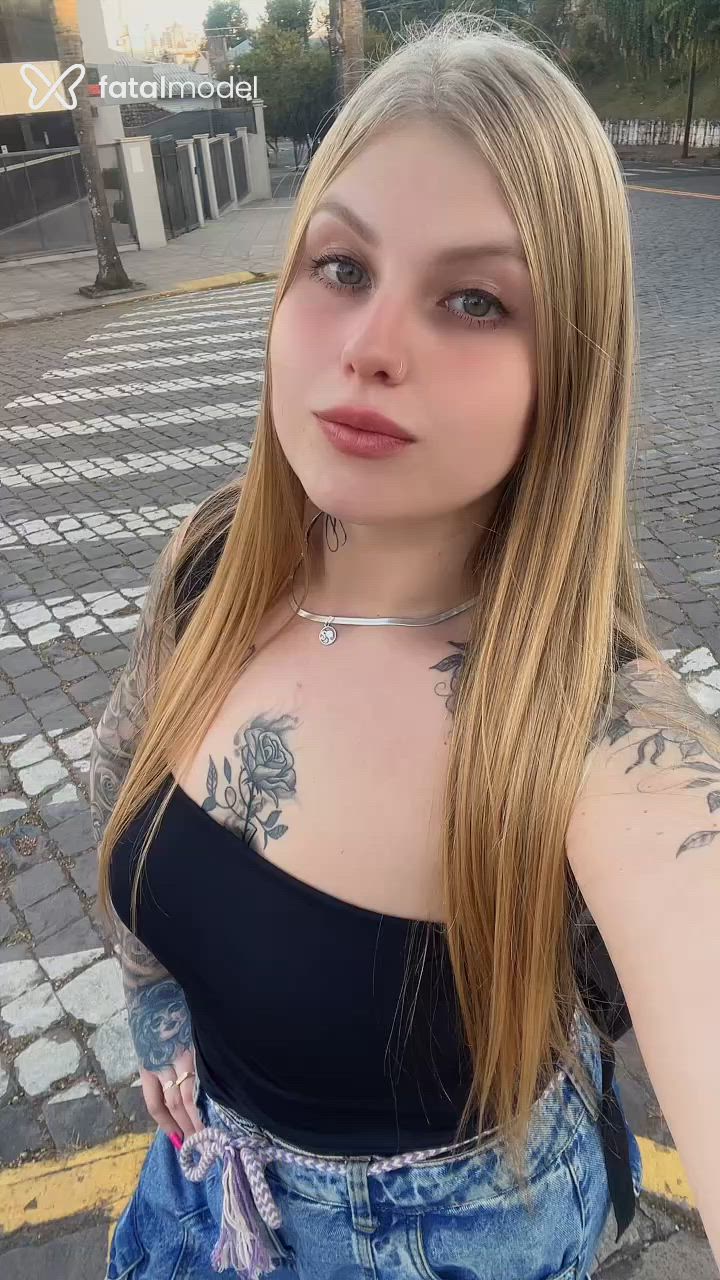 Acompanhante mulher loira (o) de olhos azuis em Caxias do Sul Acompanhante mulher loira (o) de olhos azuis em Caxias do Sul - Jenifer Schmidt