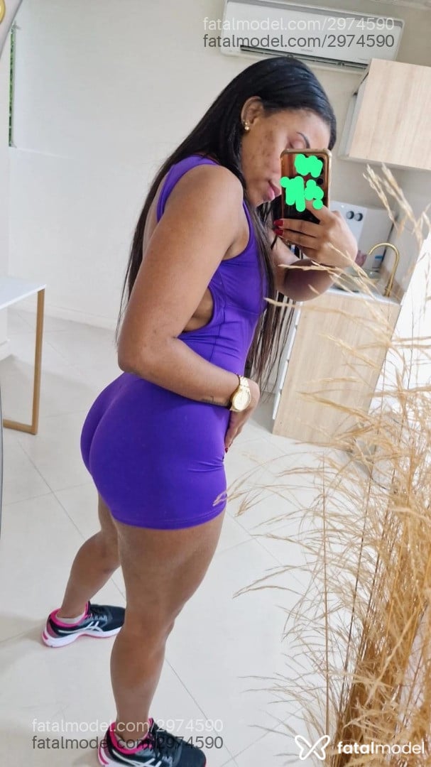 Acompanhante mulher morena (o) de olhos verdes - Izabela