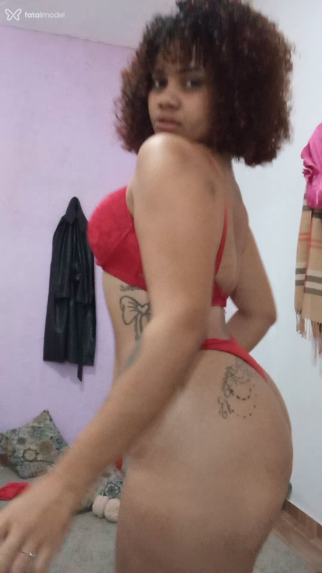 Acompanhante mulher com cabelo castanho de olhos mel - Maria Eduarda Acompanhante mulher com cabelo castanho de olhos mel - Maria Eduarda