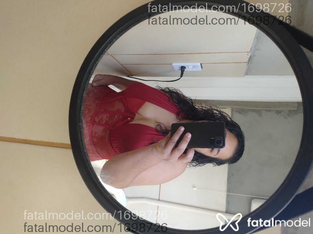 Acompanhante mulher com cabelo castanho de olhos castanhos em Torres Acompanhante mulher com cabelo castanho de olhos castanhos em Torres - Paty