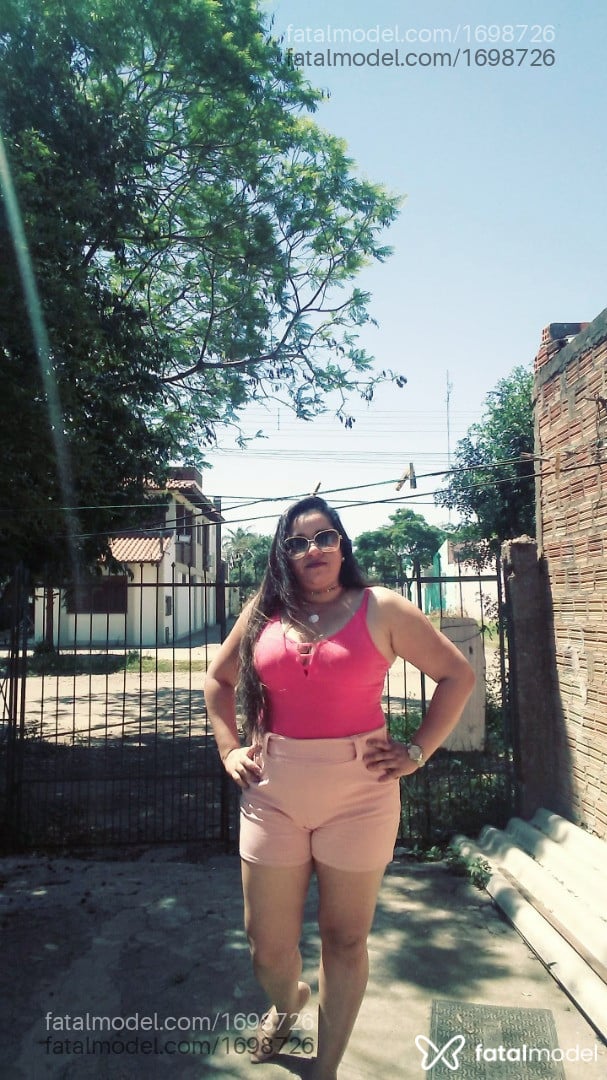 Acompanhante mulher com cabelo castanho de olhos castanhos em Torres Acompanhante mulher com cabelo castanho de olhos castanhos em Torres - Paty