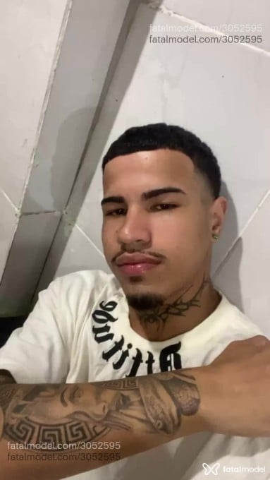 Acompanhante homem morena (o) de olhos castanhos em Porto Alegre - Gabriel