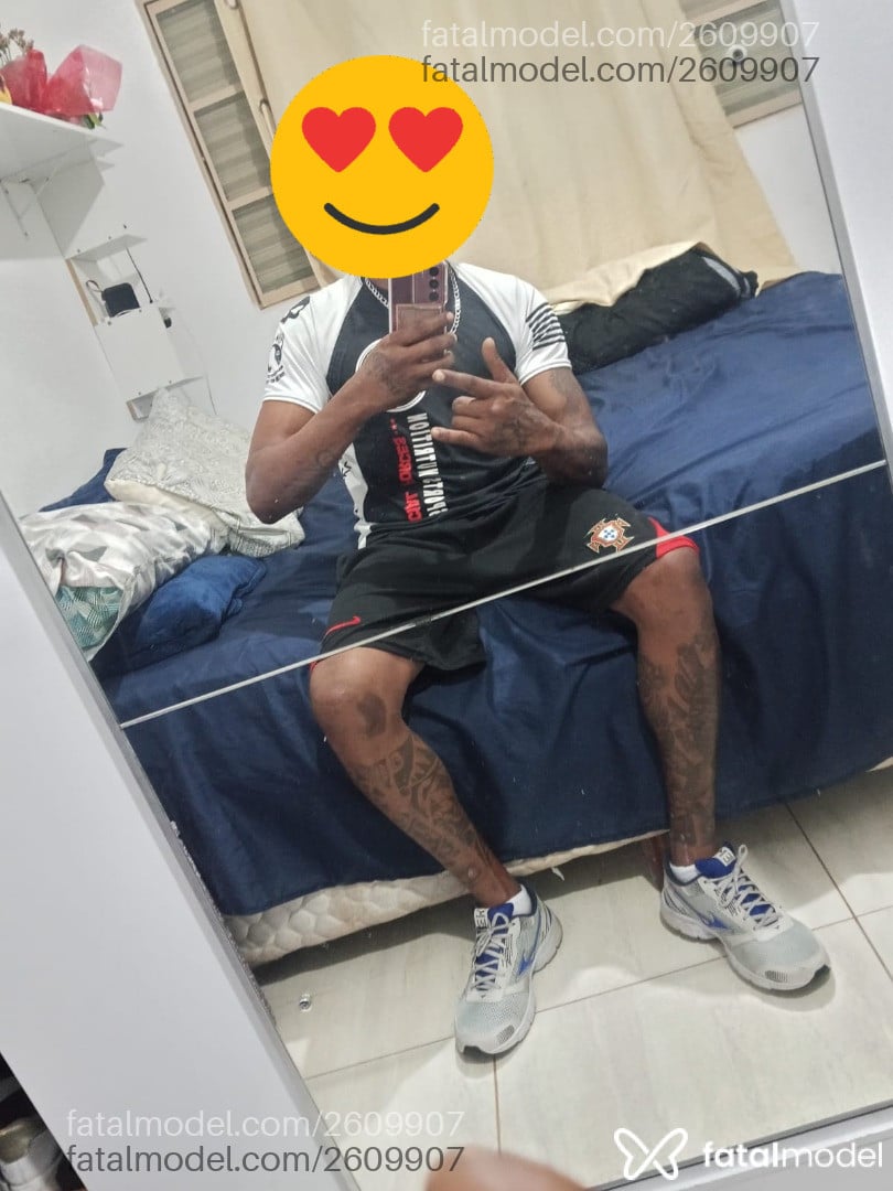 Acompanhante homem com cabelo castanho de olhos pretos em Araraquara Acompanhante homem com cabelo castanho de olhos pretos em Araraquara - Thiago