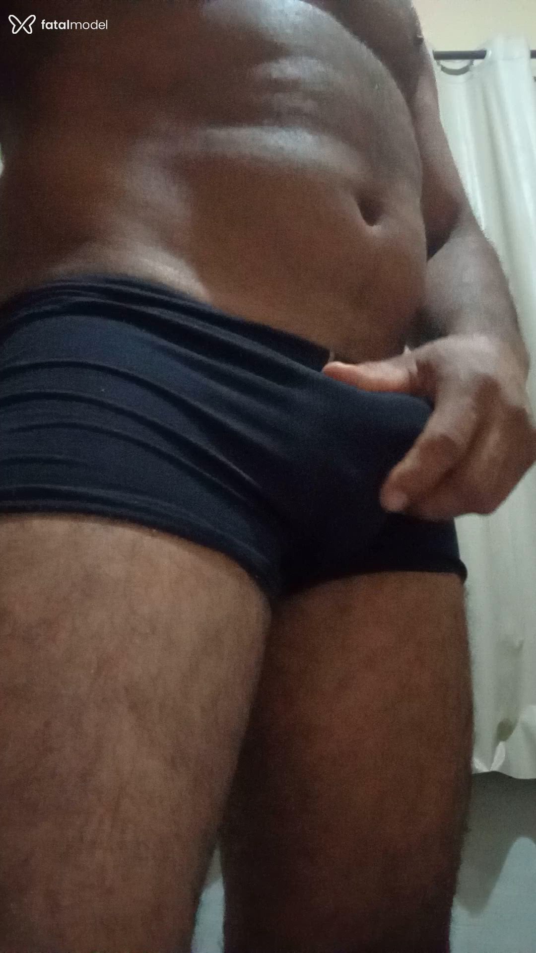 Acompanhante homem com cabelo castanho de olhos castanhos em Parauapebas Acompanhante homem com cabelo castanho de olhos castanhos em Parauapebas - Huancarlos