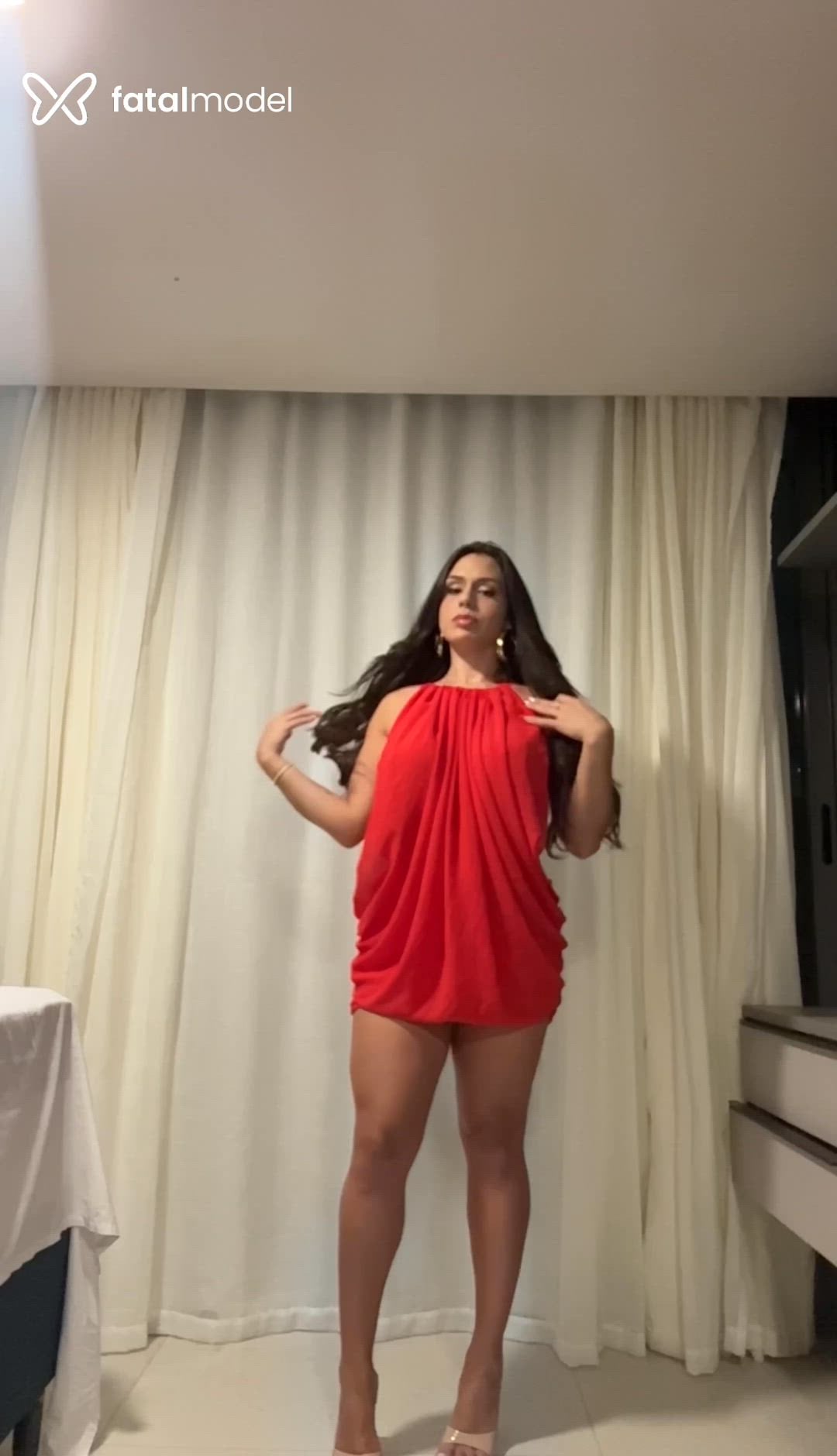 Acompanhante mulher com cabelo castanho de olhos castanhos em Recife Acompanhante mulher com cabelo castanho de olhos castanhos em Recife - Larissa Macedo