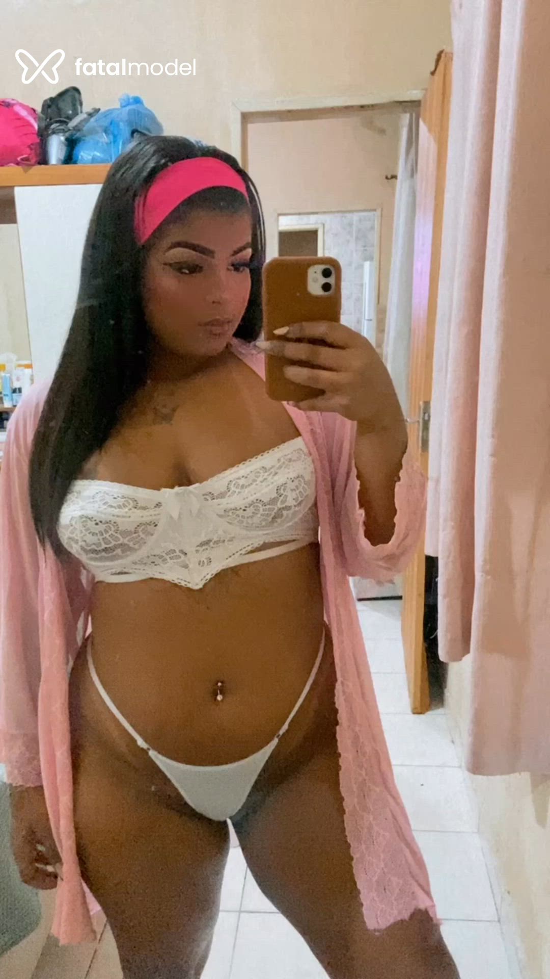Acompanhante mulher morena (o) de olhos castanhos em Rio de Janeiro Acompanhante mulher morena (o) de olhos castanhos em Rio de Janeiro - Anna carolyne
