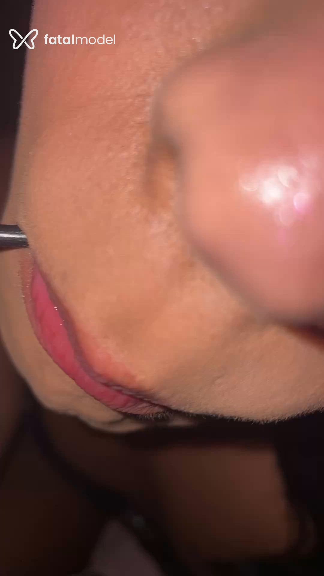Acompanhante mulher trans morena (o) de olhos pretos - Daphne Larissa