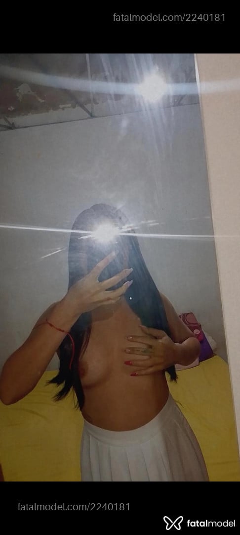 Acompanhante mulher morena (o) de olhos castanhos - Escarlett