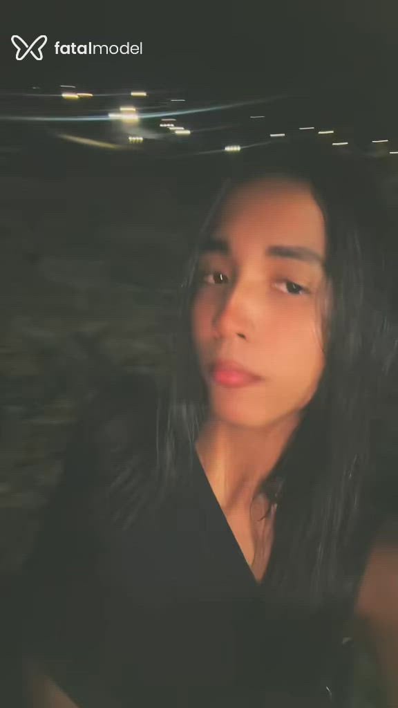 Acompanhante mulher trans morena (o) de olhos castanhos - Maya Victoria