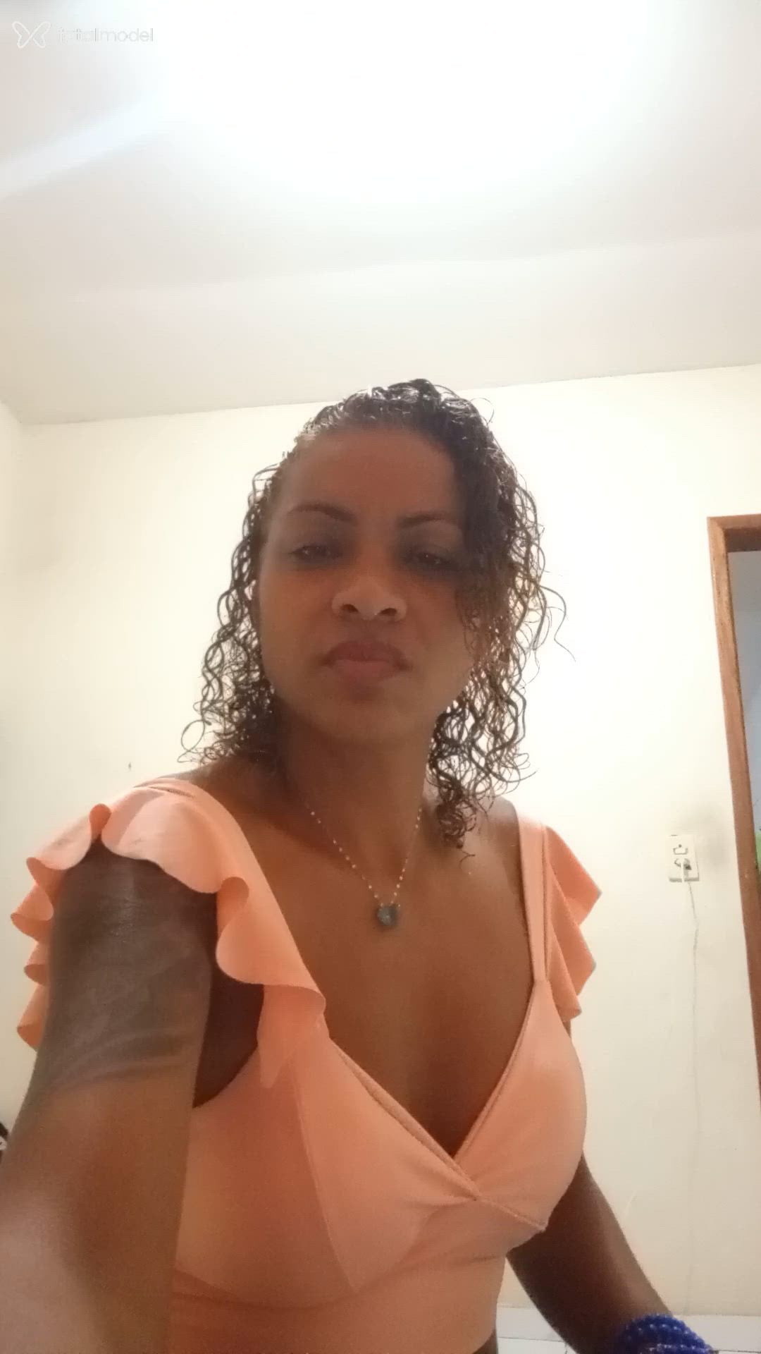 Acompanhante mulher loira (o) de olhos castanhos em Rio de Janeiro Acompanhante mulher loira (o) de olhos castanhos em Rio de Janeiro - Safira