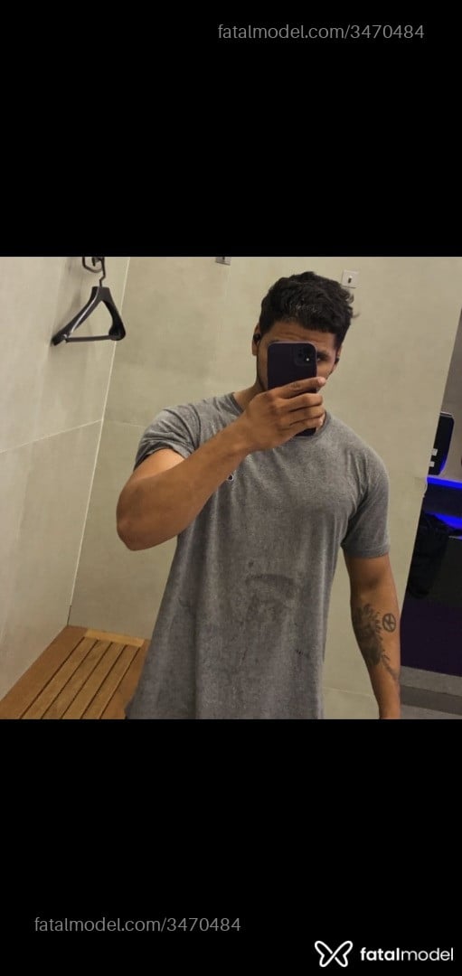Acompanhante homem com cabelo castanho de olhos castanhos em Virtual Acompanhante homem com cabelo castanho de olhos castanhos em Virtual - Brenno
